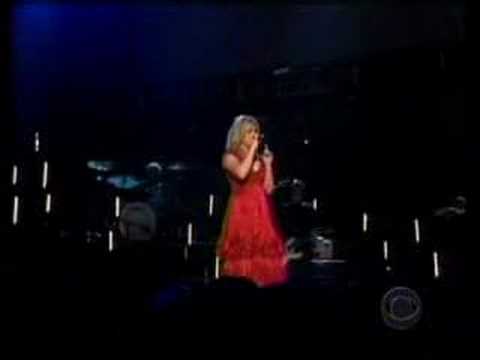 Profilový obrázek - Kelly Clarkson - Because of You at Grammy