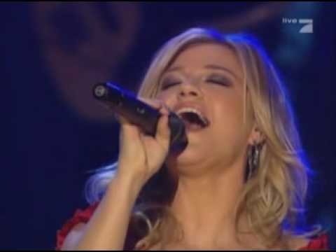 Profilový obrázek - Kelly Clarkson -Because Of You (Live @ Grammy Awards 2006)