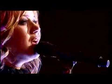 Profilový obrázek - Kelly Clarkson - Sober live at Take 40 Live Lounge