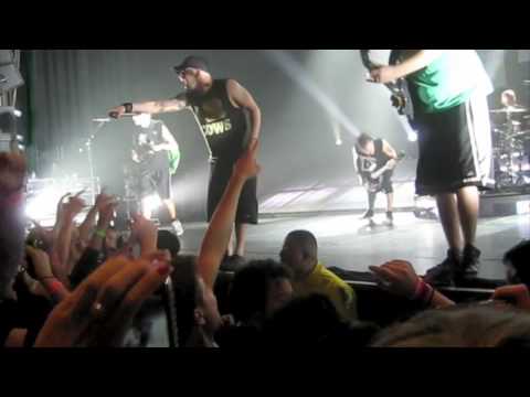 Profilový obrázek - Killswitch Engage - Holy Diver Cover Live 2010 with guest vocals phil labonte at the Wiltern