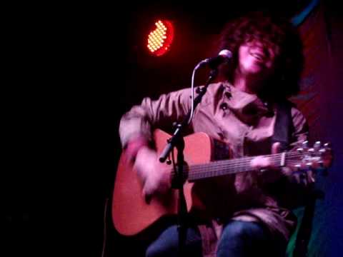 Profilový obrázek - Kyle Falconer @ Dexters acoustic night, 27/05/10. Gem of a Bird. Movie by Daisy Dundee.