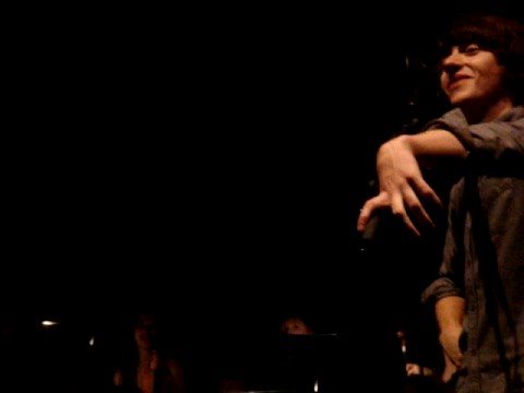 Profilový obrázek - LAST SHADOW PUPPETS- LEEDS- ALEX STOPS HALFWAY THROUGH SONG!