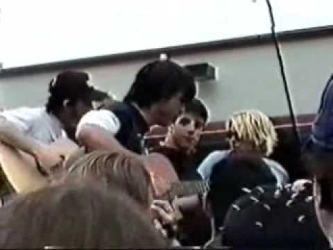 Profilový obrázek - Learn to Fly -Foo Fighters (Parking lot show)