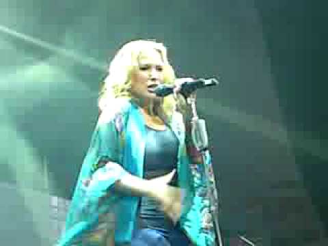 Profilový obrázek - Left Outside Alone  LIVE  Anastacia, Lulu, Chaka Khan  Edinburgh Usher Hall 21 / 11 / 09
