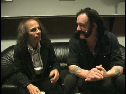 Profilový obrázek - Lemmy and Ronnie James Dio chatting