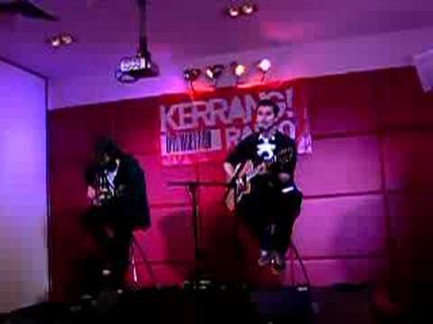 Profilový obrázek - Love Remains The Same Gavin Rossdale acoustic. Kerrang!