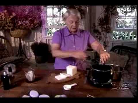 Profilový obrázek - Making Lavender Soap - Life with Herbs - Emelie Tolley