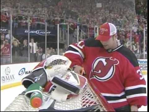 Profilový obrázek - Martin Brodeur Makes History as the Winningest Goaltender in NHL history with win #552