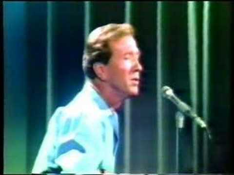 Profilový obrázek - Marty Robbins Sings 'Now Is The Hour.'