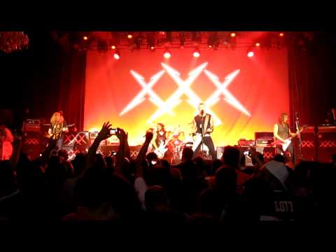 Profilový obrázek - Metallica and Dave Mustaine performing "Metal Militia" in San Francisco 12/10/2011