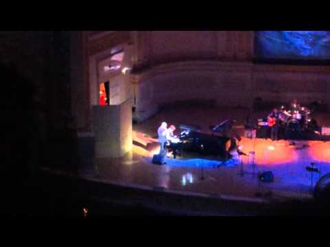 Profilový obrázek - Michael Stipe performs "Saturn Return" for Tibet House Benefit concert @ Carnegie Hall in NYC