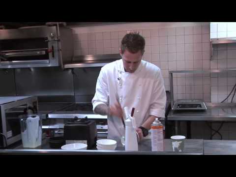 Profilový obrázek - Michael Voltaggio Makes Bread in the Microwave