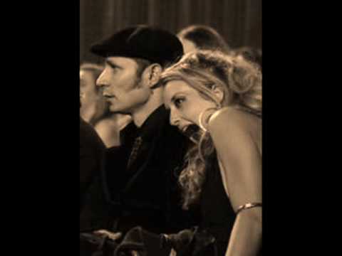 Profilový obrázek - Mike Dirnt & Brittney Cade - Tell Me When It's Time To Say I Love You
