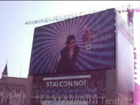 Profilový obrázek - Miyavi on the screen in Duomo square in Milan