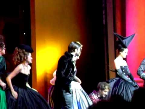 Profilový obrázek - Mozart l'opéra rock. 5 décembre 2009. Final Joyeux Anniversaire à Mikelangelo Loconte.