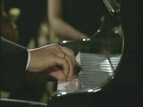 Profilový obrázek - Mozart Piano Concerto 17, Dezsö Ránki, Piano - mvt 2, part 2