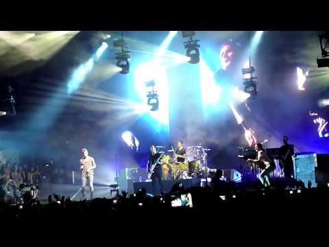 Profilový obrázek - Muse feat. Nic Cester - Back In Black (ACDC Cover - Live Big Day Out Perth 2010)