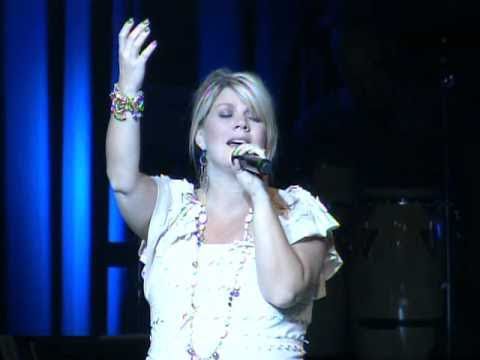 Profilový obrázek - Natalie Grant singing "Your Great Name" Live @ Sunset Christian Center