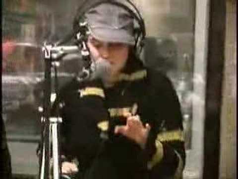 Profilový obrázek - Nelly Furtado singing Try in live, on the radio.