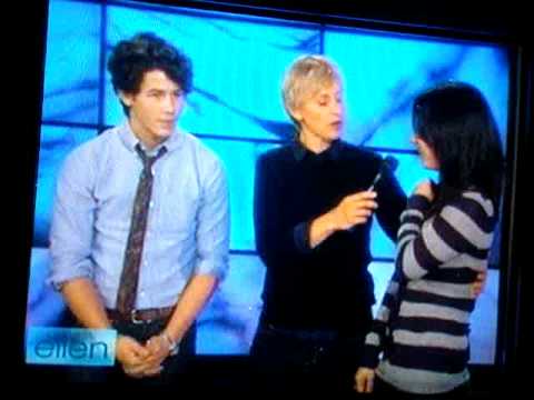 Profilový obrázek - Nick Jonas on the Ellen Show- Part 2 (dunk tank)