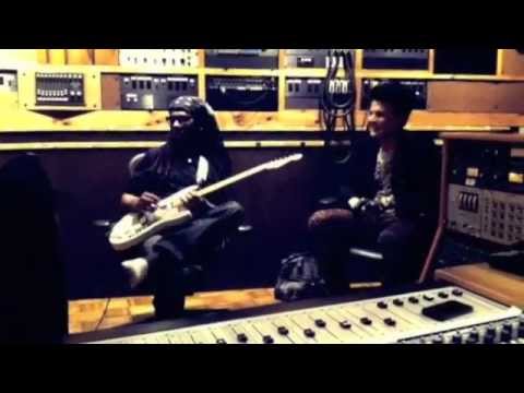 Profilový obrázek - Nile Rodgers & Adam Lambert in the studio