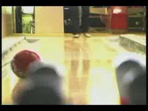 Profilový obrázek - Nina Persson and Peter Svensson of the Cardigans go bowling