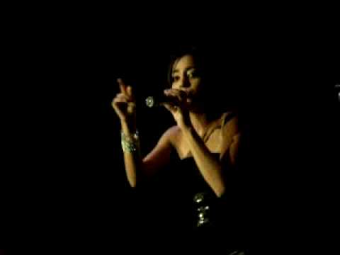 Profilový obrázek - Nisha Kataria singing "I will always love you" live