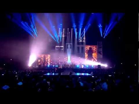 Profilový obrázek - Noel Gallagher's High Flying Birds ft. Chris Martin - AKA What A Life (Live at BRIT Awards 2012)