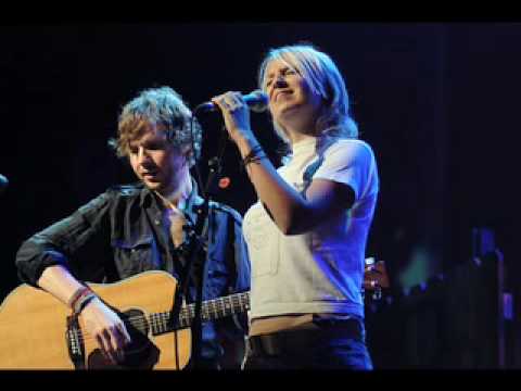 Profilový obrázek - [NON-SKIPPING] Sia and Beck - "You're the One that I want" live