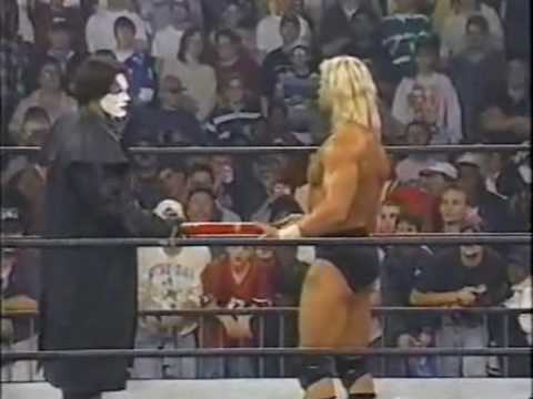 Profilový obrázek - November 18th 1996: Sting giving his bat to Luger