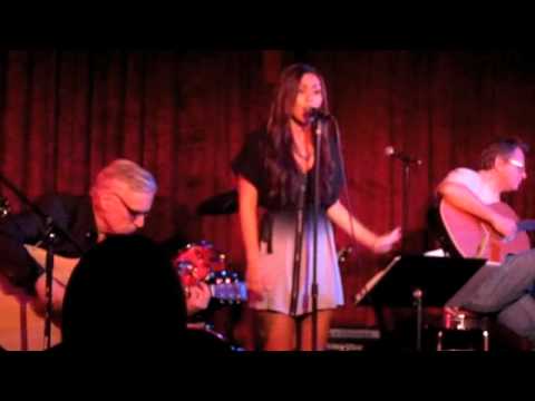 Profilový obrázek - Olivia Olson singing live @ M Bar in Hollywood
