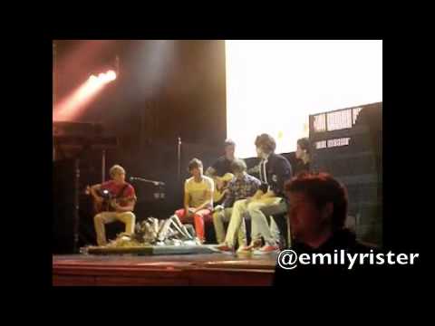 Profilový obrázek - One Direction In Watford - Zayn Malik Singing I Gotta Feeling