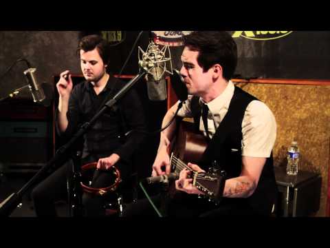Profilový obrázek - Panic! At The Disco - "Nine In The Afternoon" ACOUSTIC (High Quality)