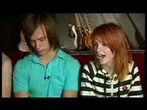 Profilový obrázek - PARAMORE-  ABOUT PERFORMING LIVE (beyond the pit)