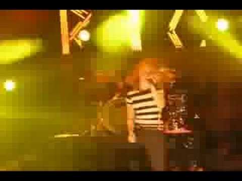 Profilový obrázek - Paramore-Misery Business(live)