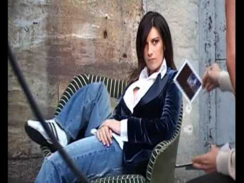 Profilový obrázek - Parlami Laura Pausini (videoclip)
