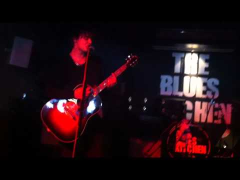Profilový obrázek - Peter Doherty - Don't Look Back Into The Sun / For Lovers (Live at The Blues Kitchen; 13/08/2011)