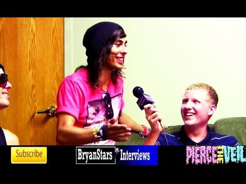 Profilový obrázek - Pierce The Veil Interview Vic Fuentes Warped Tour 2010