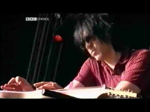 Profilový obrázek - Queens of the Stone Age w/ Dave Grohl: A Song for the Dead (Live @ Glastonbury 2002)