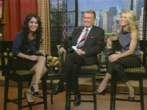 Profilový obrázek - Regis & Kelly: Interview With Vanessa Hudgens