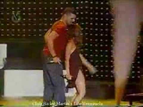 Profilový obrázek - Ricky Martin en Venezuela POP 2005_Drop it on me_4