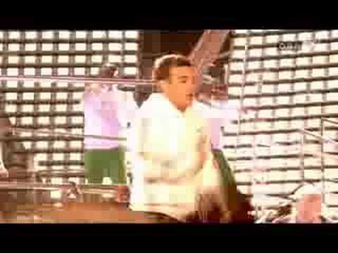 Profilový obrázek - Robbie Williams - Let Me Entertain You (Leeds)
