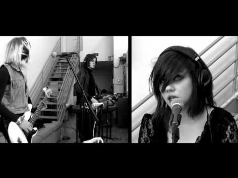 Profilový obrázek - Rose Elinor Dougall - Hanging Around (Live Groupee Session)