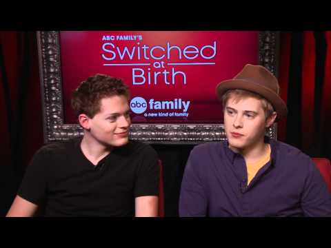 Profilový obrázek - Sean Berdy & Lucas Grabeel Dish on "Switched at Birth" Success & New Characters