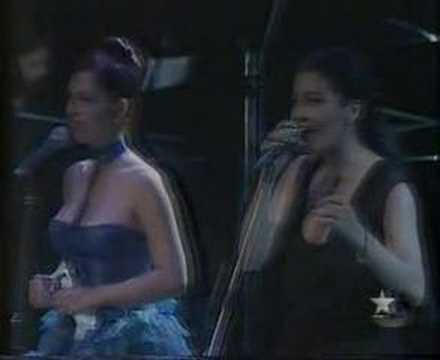 Profilový obrázek - Sertab Erener & Göksel & Elif - Şarkı söyle (live 1994)