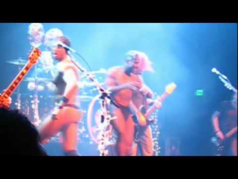 Profilový obrázek - Shaun Morgan of Seether Celebrates Birthday With Male Strippers [Watch in HD]