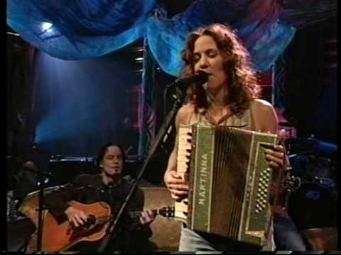 Profilový obrázek - Sheryl Crow - "Are You Strong Enough To Be My Man" - acoustic, accordion, 1995, stereo