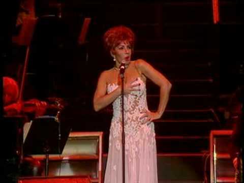 Profilový obrázek - Shirley Bassey - Gold Finger (From "Divas Are Forever" DVD)
