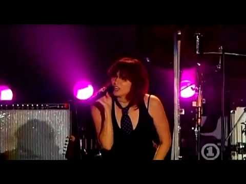 Profilový obrázek - Shirley Manson & The Pretenders - Only Happy When it Rains (Live at the Decades of Rock 2007)