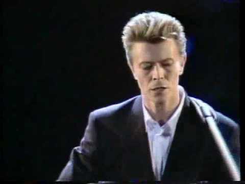 Profilový obrázek - "Space Oddity" - David Bowie, Sound & Vision Tour (1990)